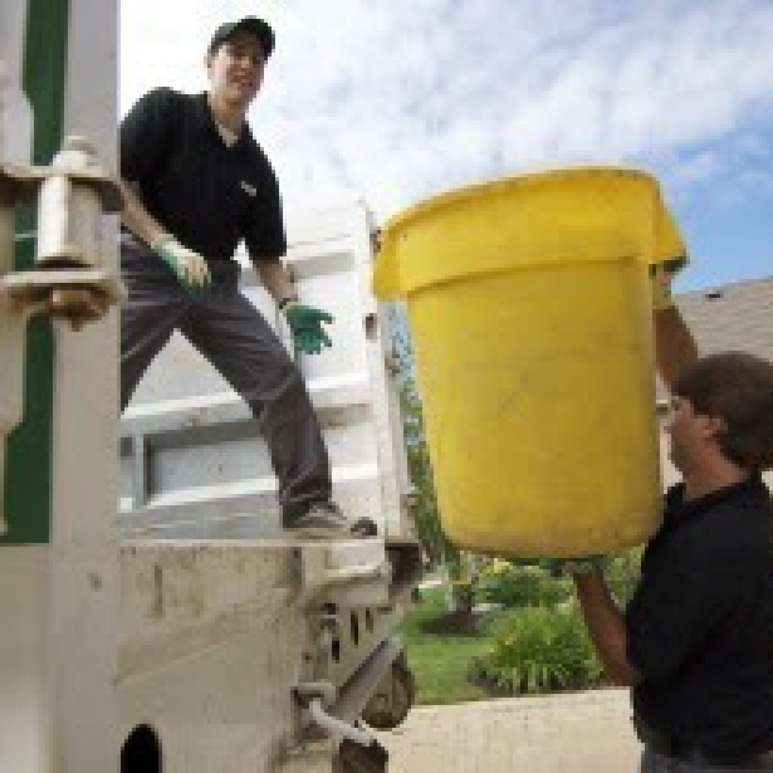 crew_cleaning_2