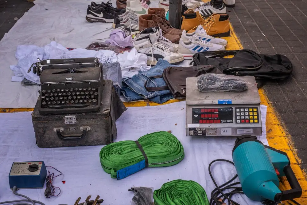 Trash for decluttering? Make it easy with bin rental in Cambridge for quick and efficient disposal